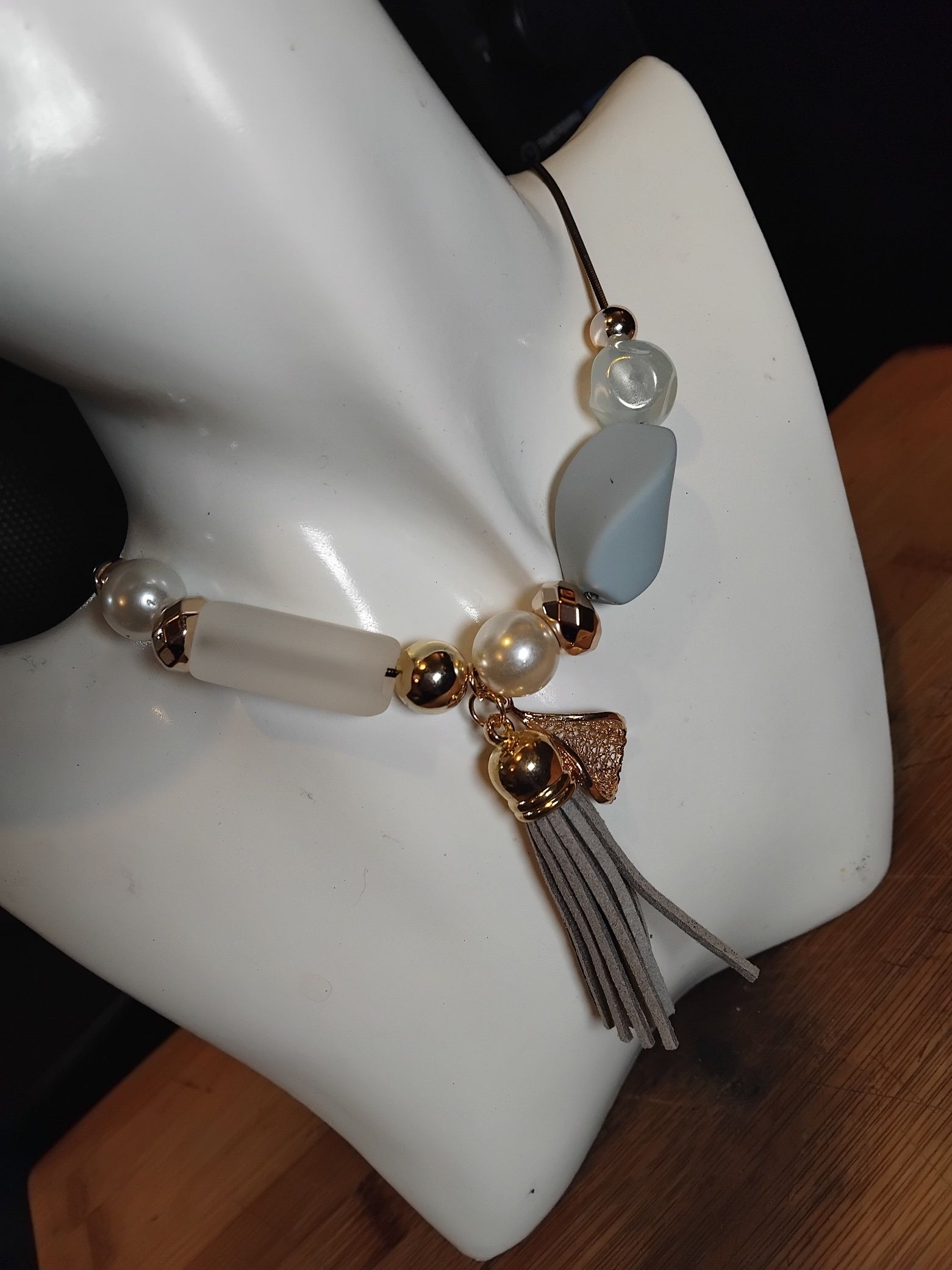 (BN14) Ladies dress necklace