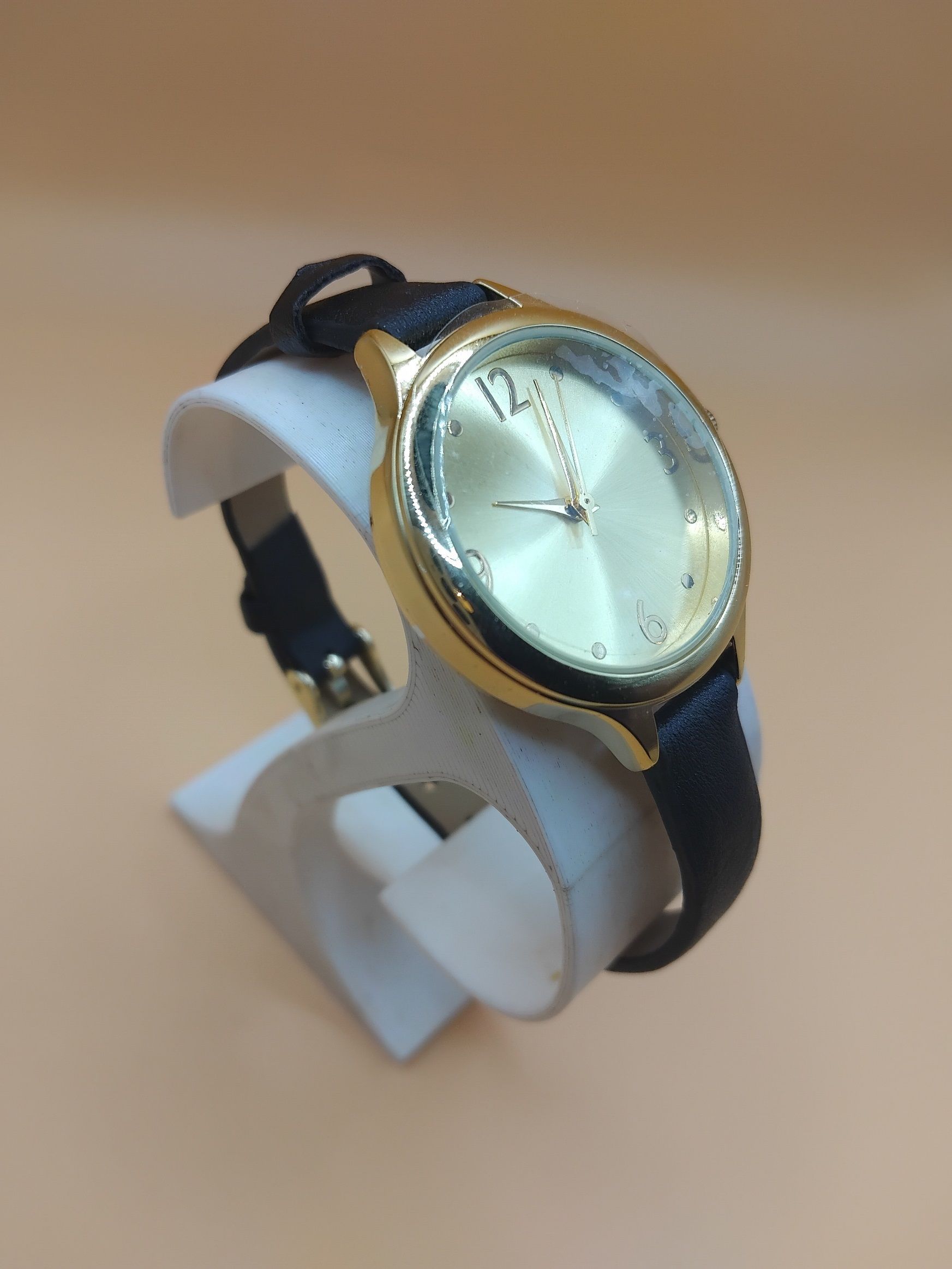 (LW60) Claire’s ladies / teenager slim leather strap watch