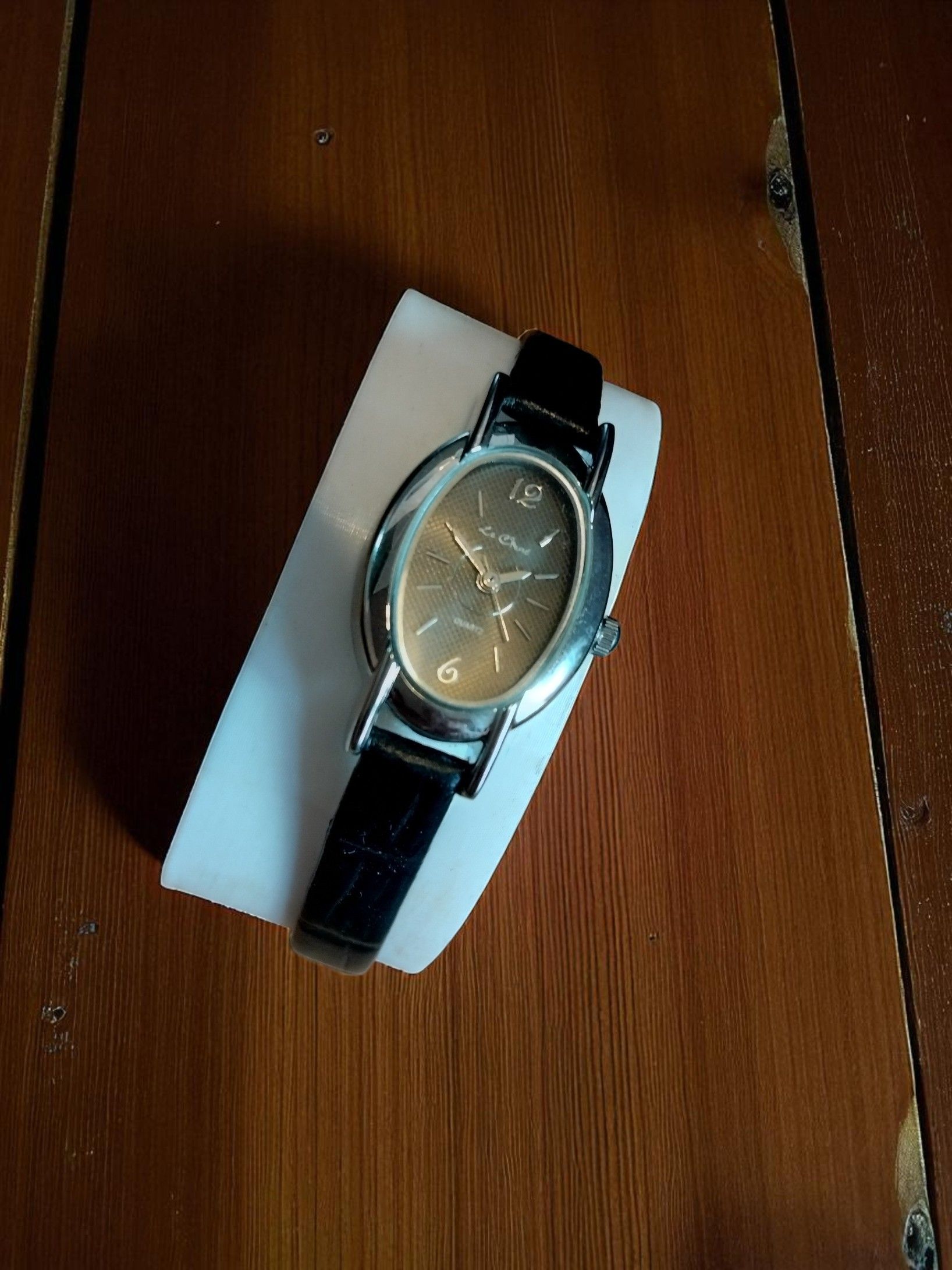 (Lc20) Le Chat ladies/teens leather strap dress watch