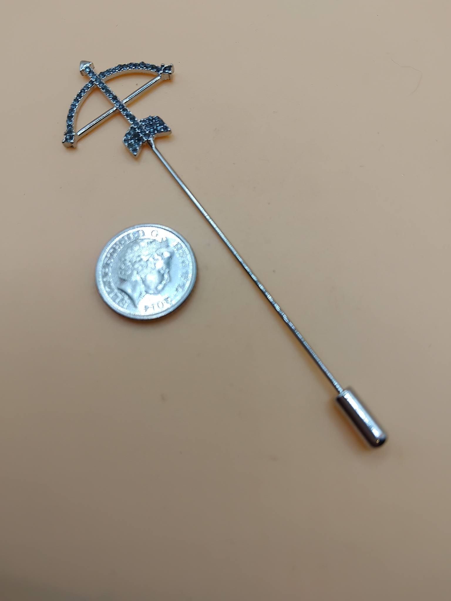 (LP12) Arrow design lapel / hat pin