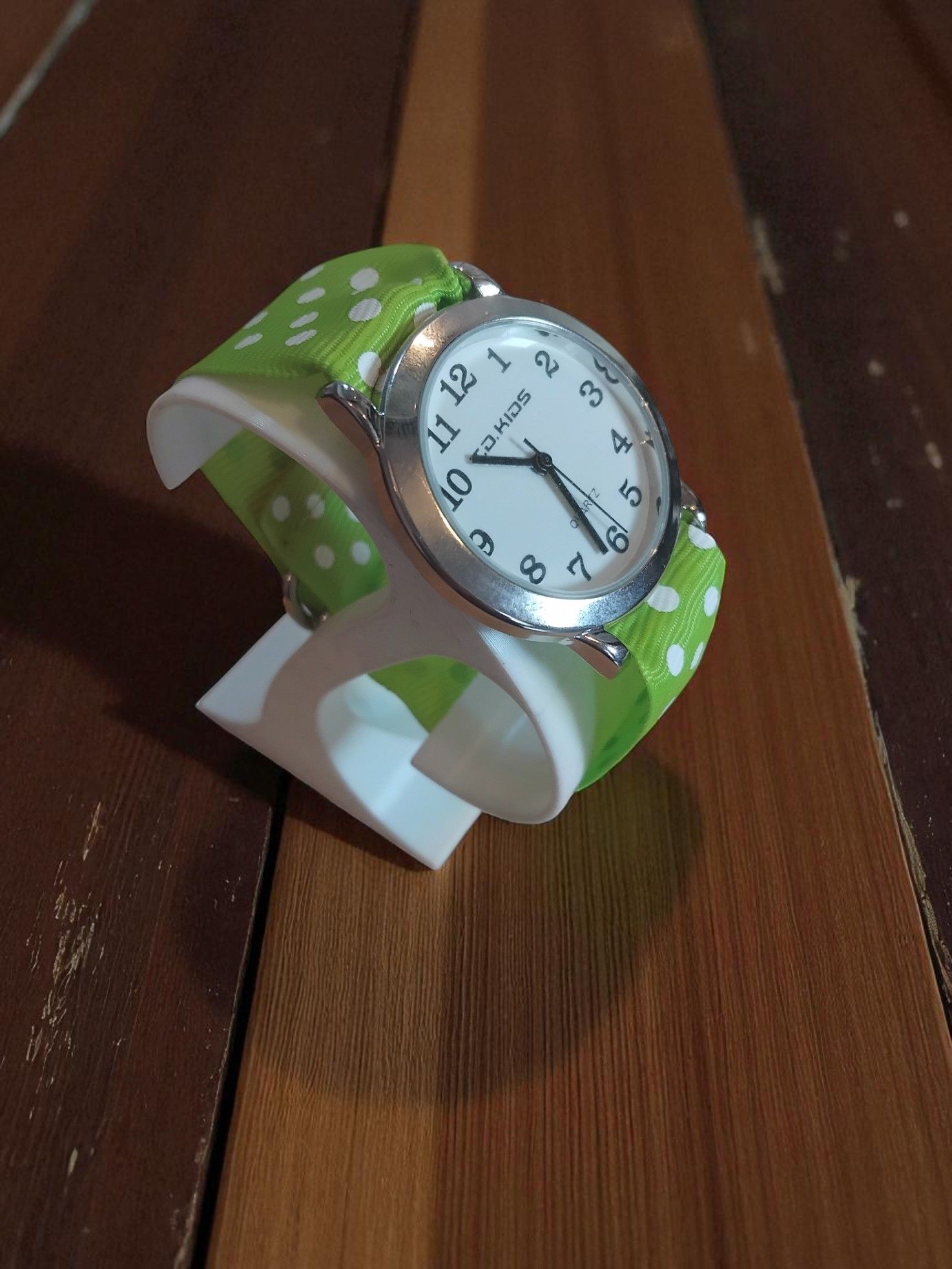 (Kw2) TD Kids ribbon strap boxed watch