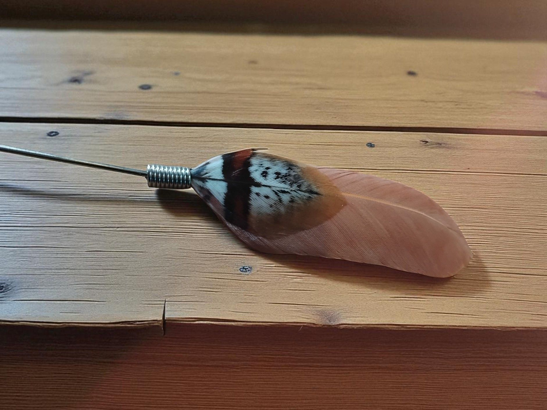 (LP9) Feather design 2 lapel / hat pin