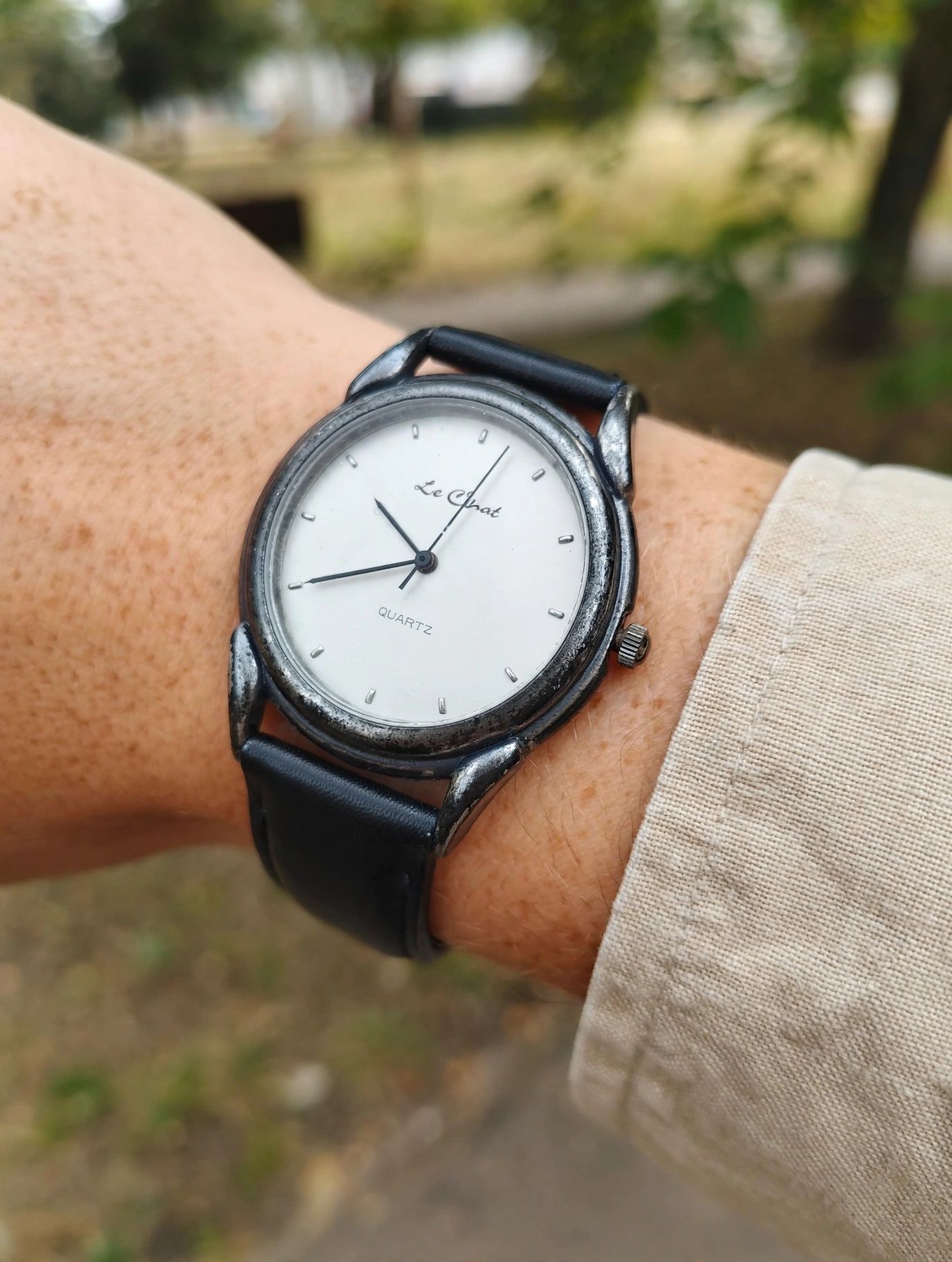 (Lc2) Le Chat ladies / teenagers black leather strap watch