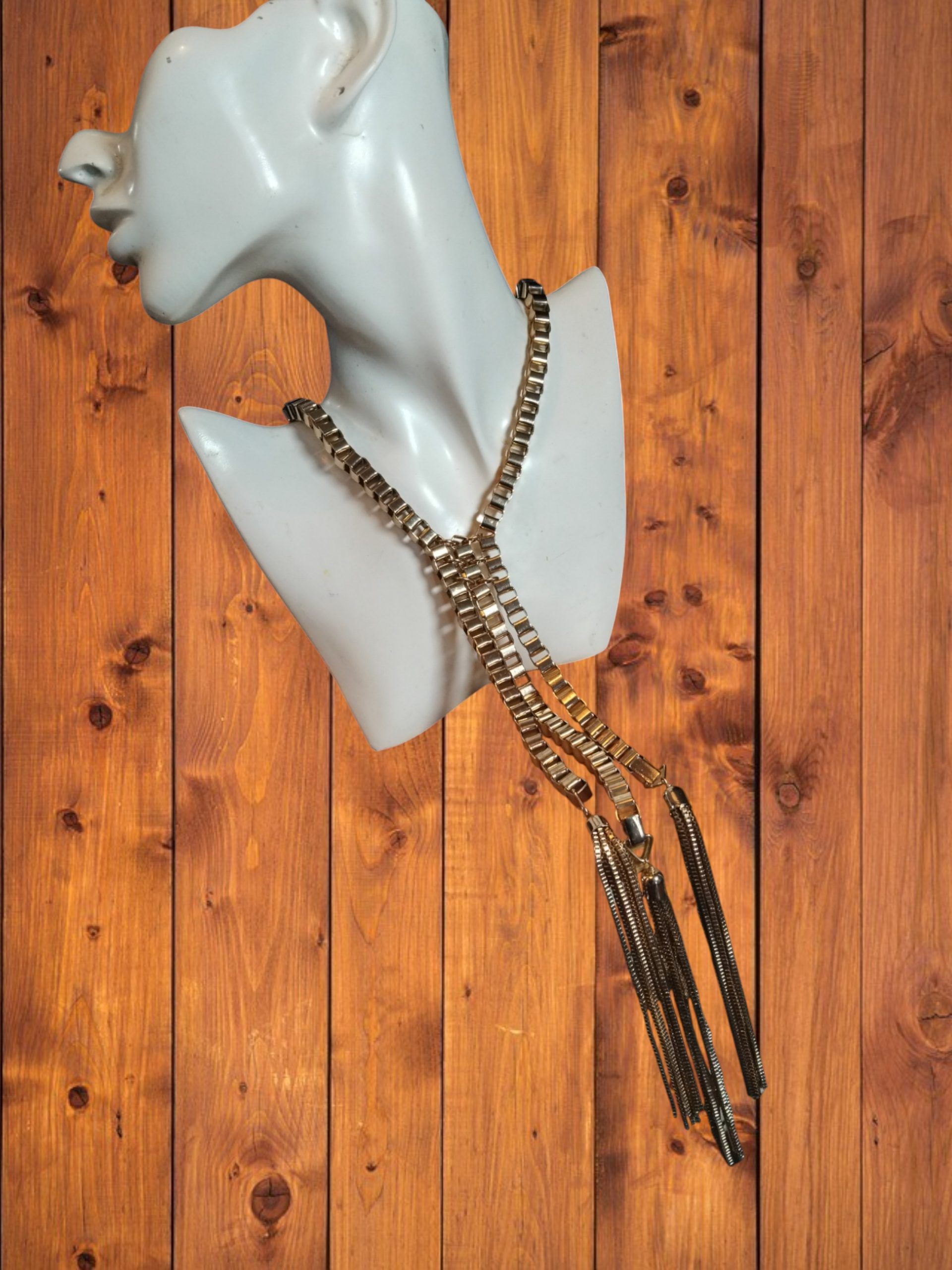 (BN14) Long weighty brand new necklace