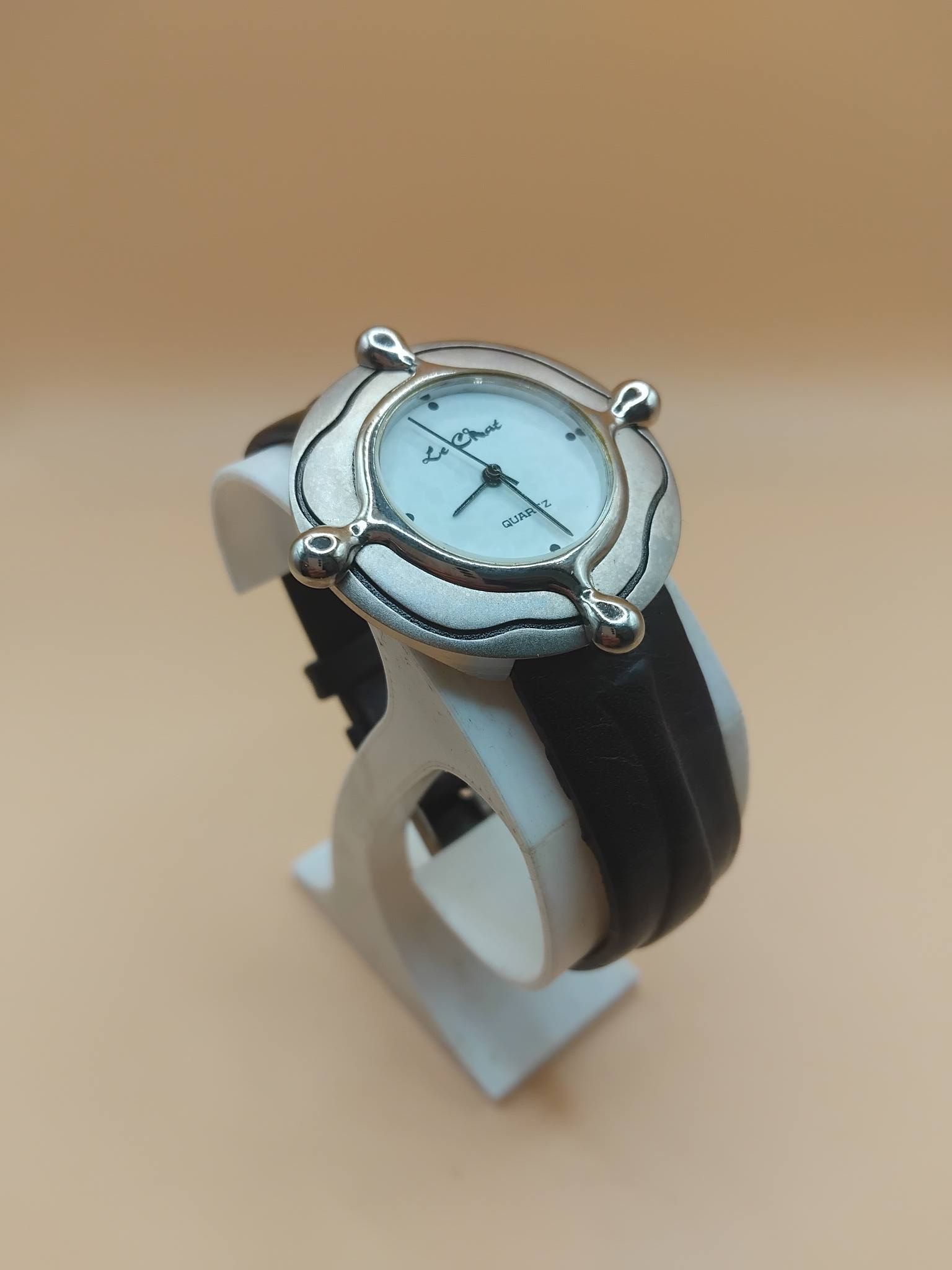 (Lc18) Le Chat ladies/teens leather strap watch with rhinestones