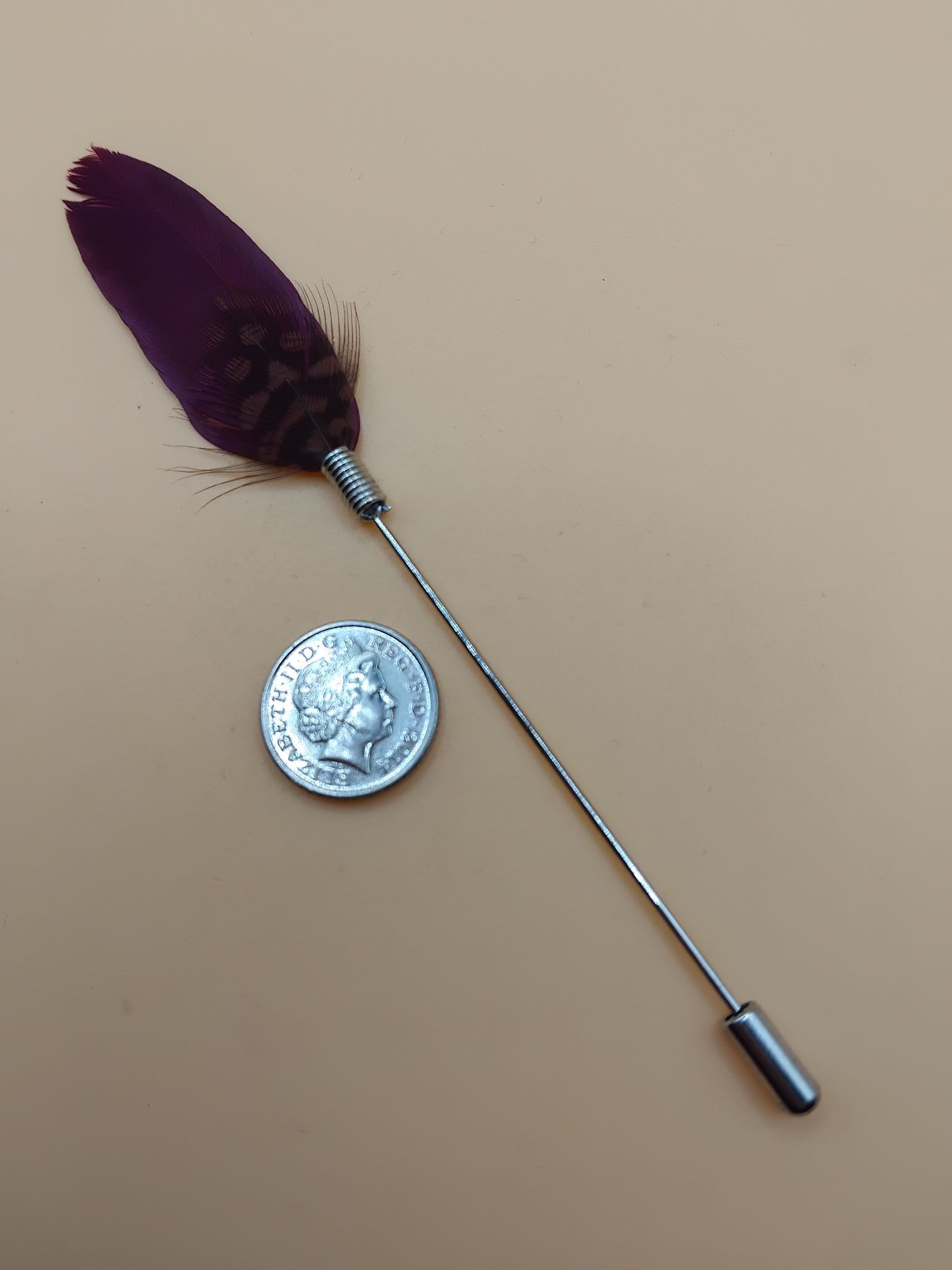 (LP18) Purple and black feather design lapel pin