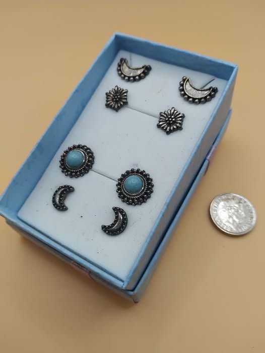 (BE55) 4 x pairs of unisex ear studs