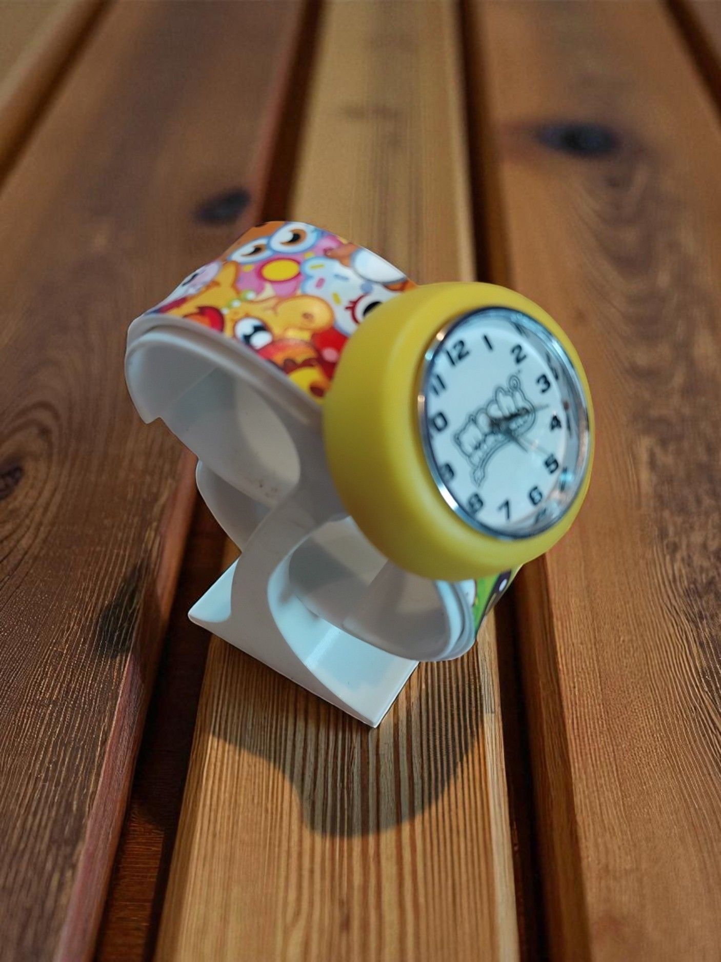 (BW5) Moshi monster wrap around children’s rubber strap watch