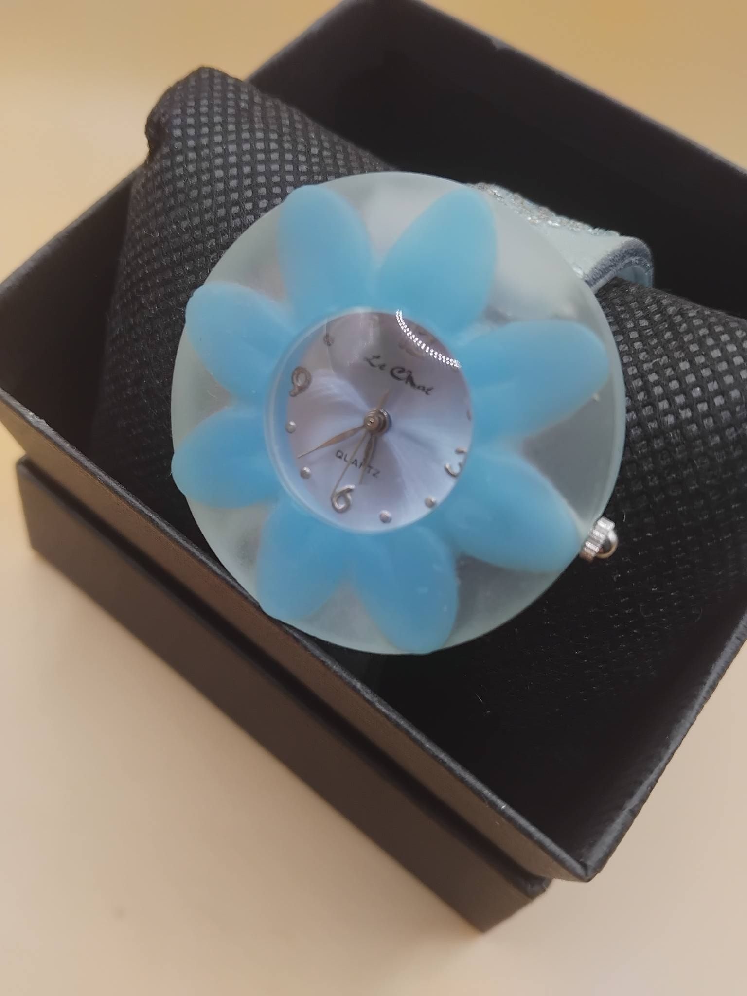 (Lc58) Ladies / teens silicone flower face and strap watch