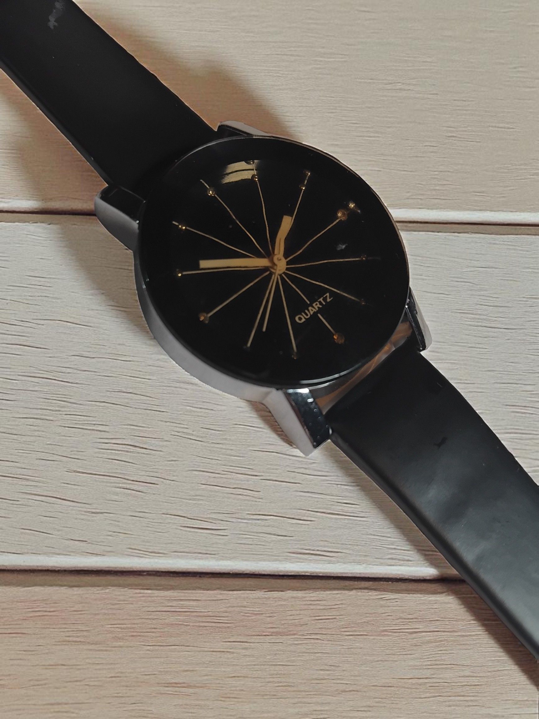 (BW-70) Unisex adult/teenager non-branded watch