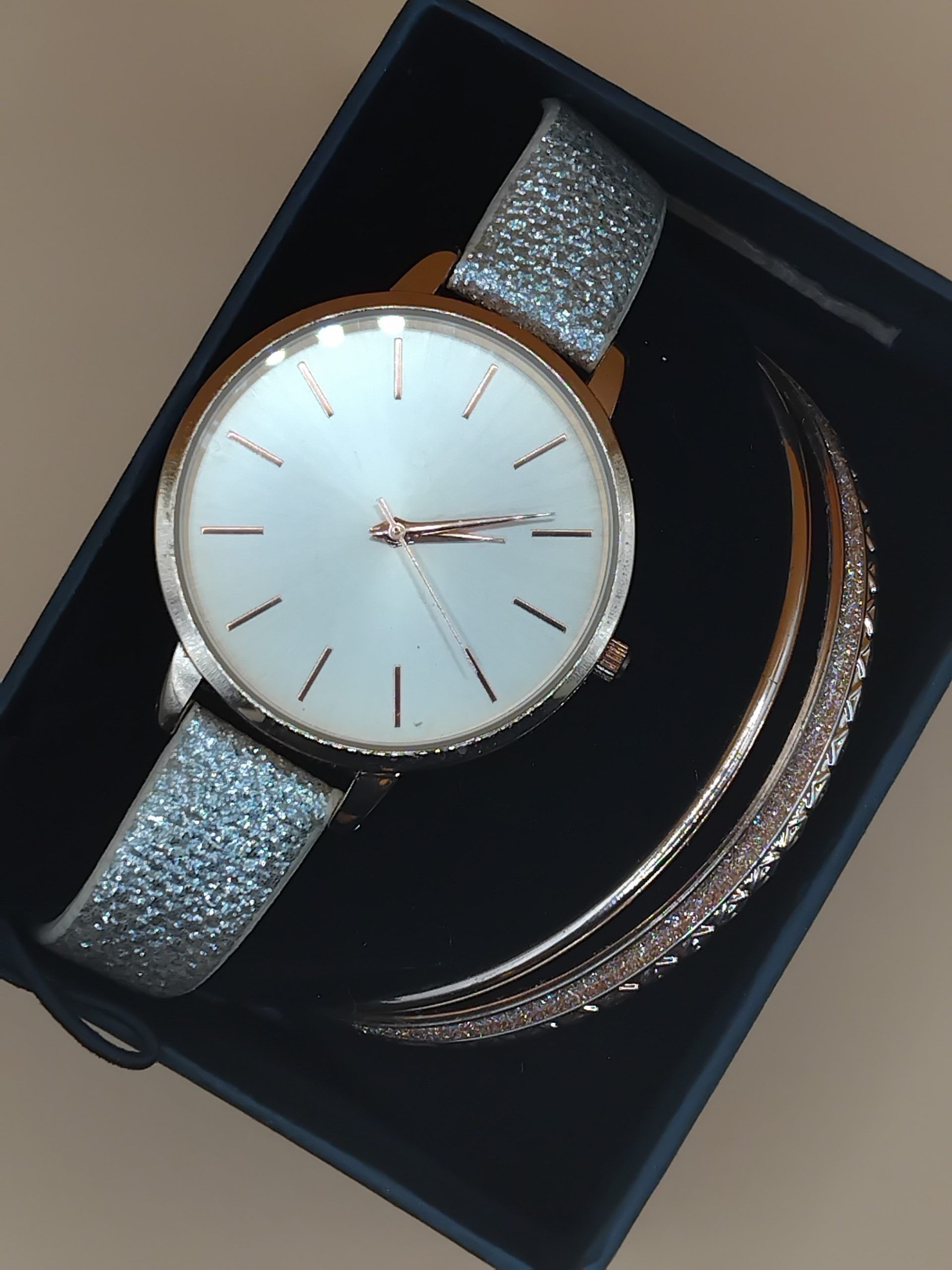 (LW61) Claire’s ladies / teenager slim leather strap watch & 3 bracelets