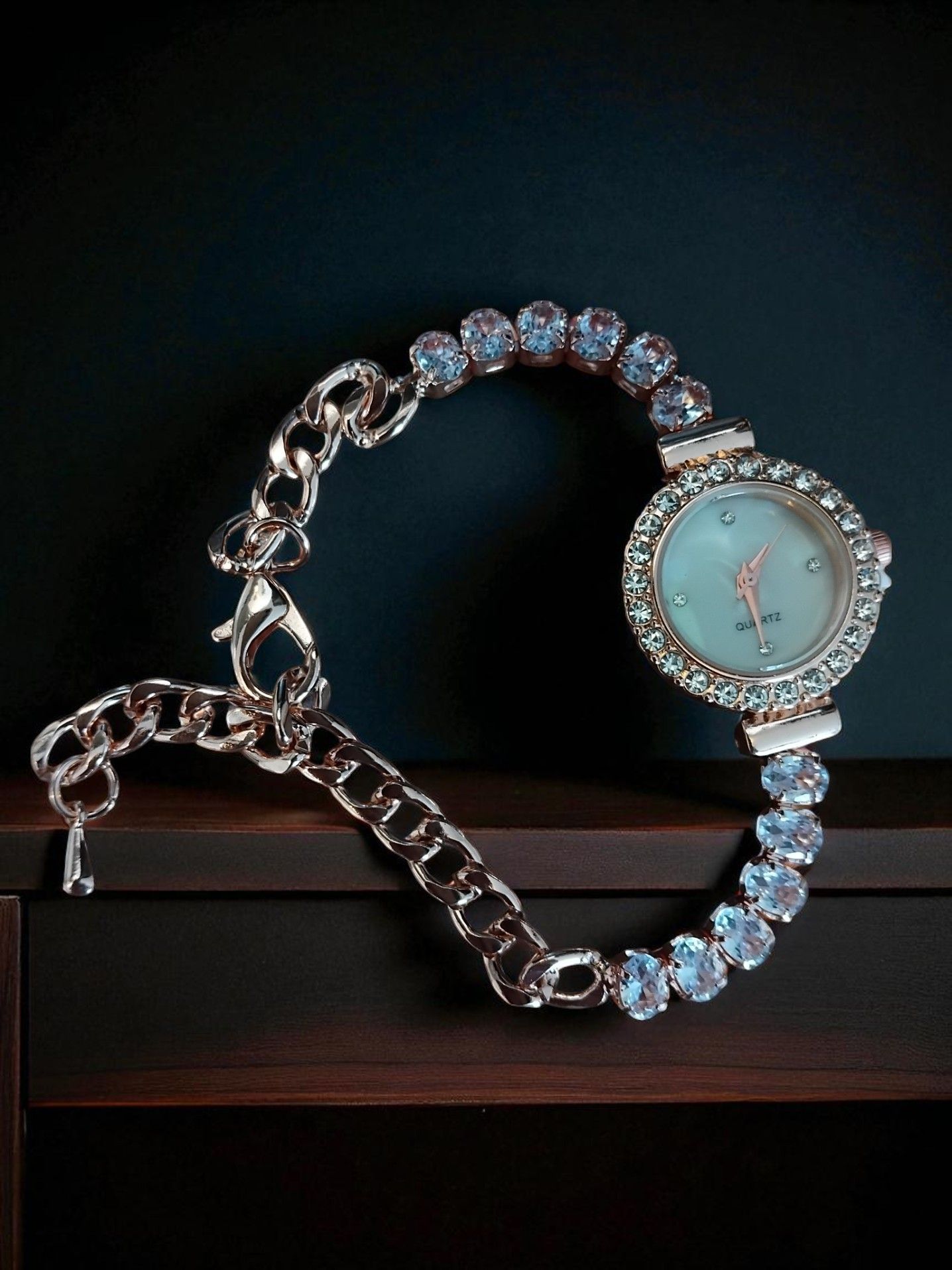 (LW8) Ladies teenager clip stainless steel strap watch boxed
