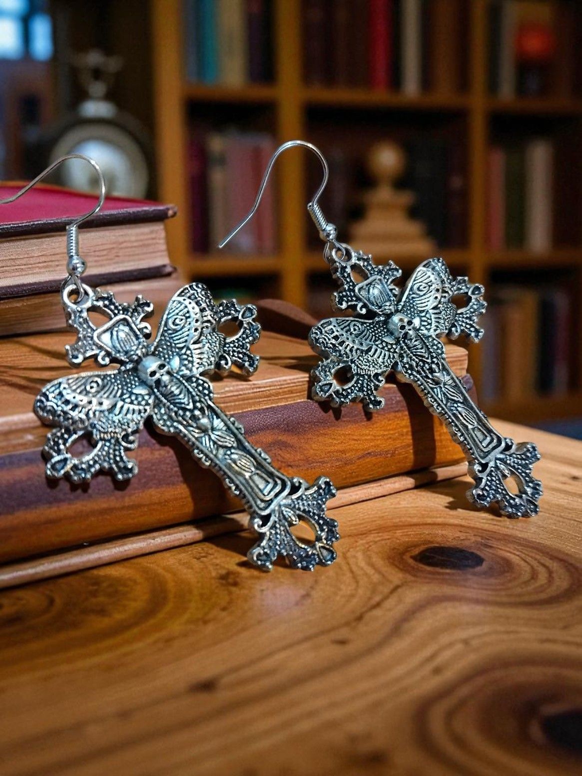 (E4) Pair of Goth style unisex large crucifix Earrings