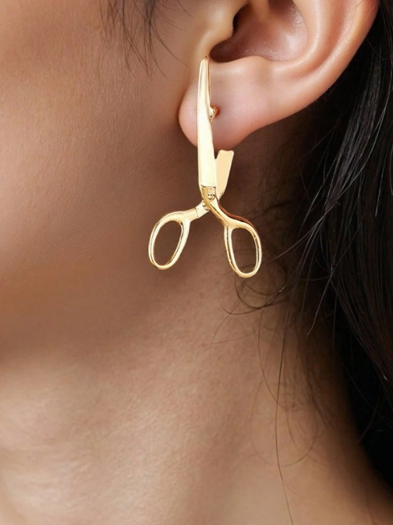 (E8) Gold or silver coloured scissor boxed Earrings