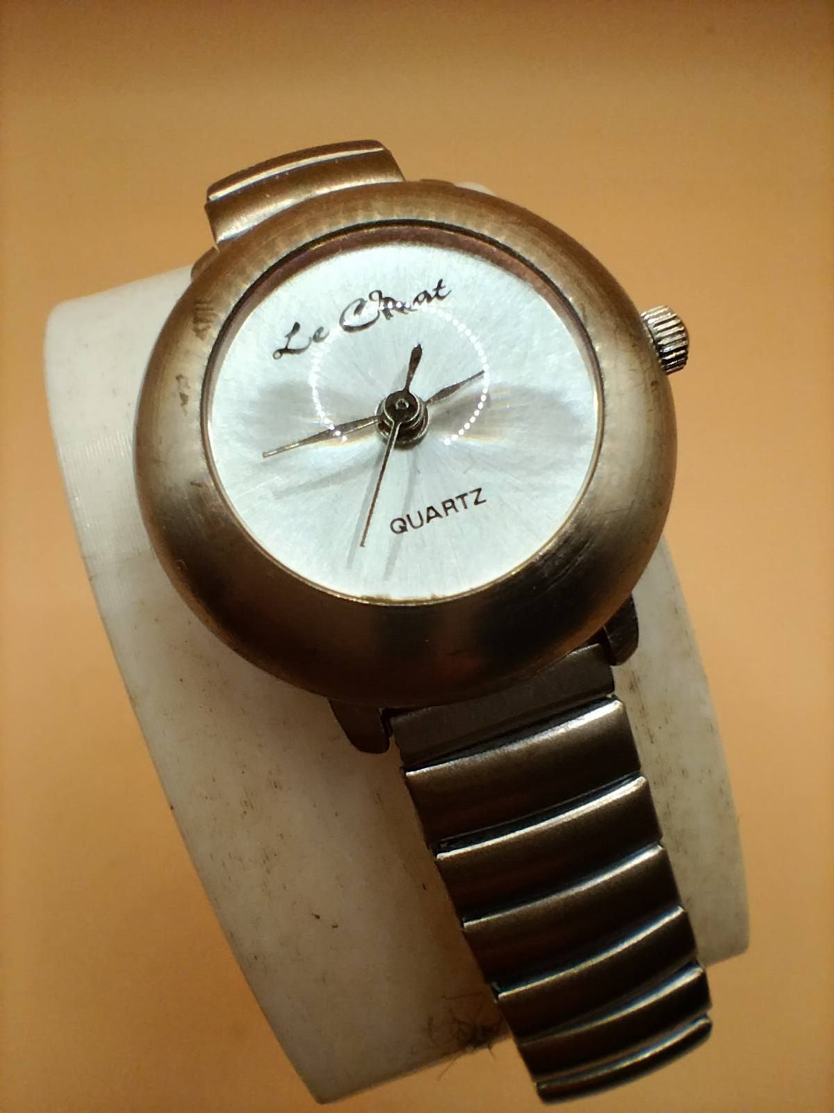 (Lc31) Le Chat ladies/teens brushed stainless steel expandable strap watch