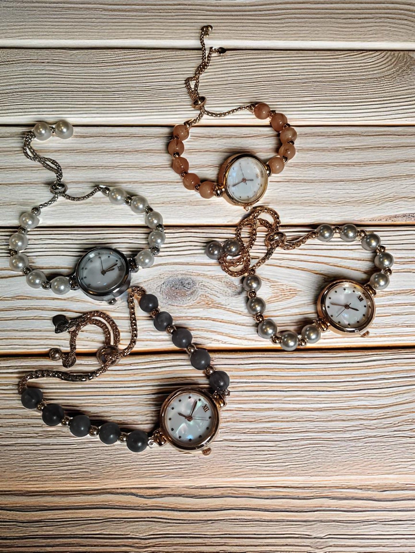 (LW224) Drawstring round faced with beads ladies / teens dress watch boxed