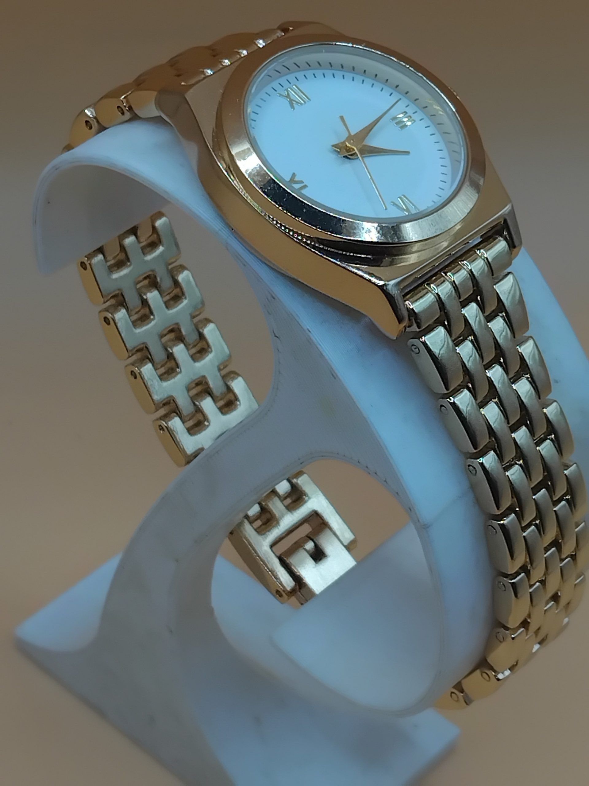 (LW45) Defined Ladies stainless steel strapped dress watch