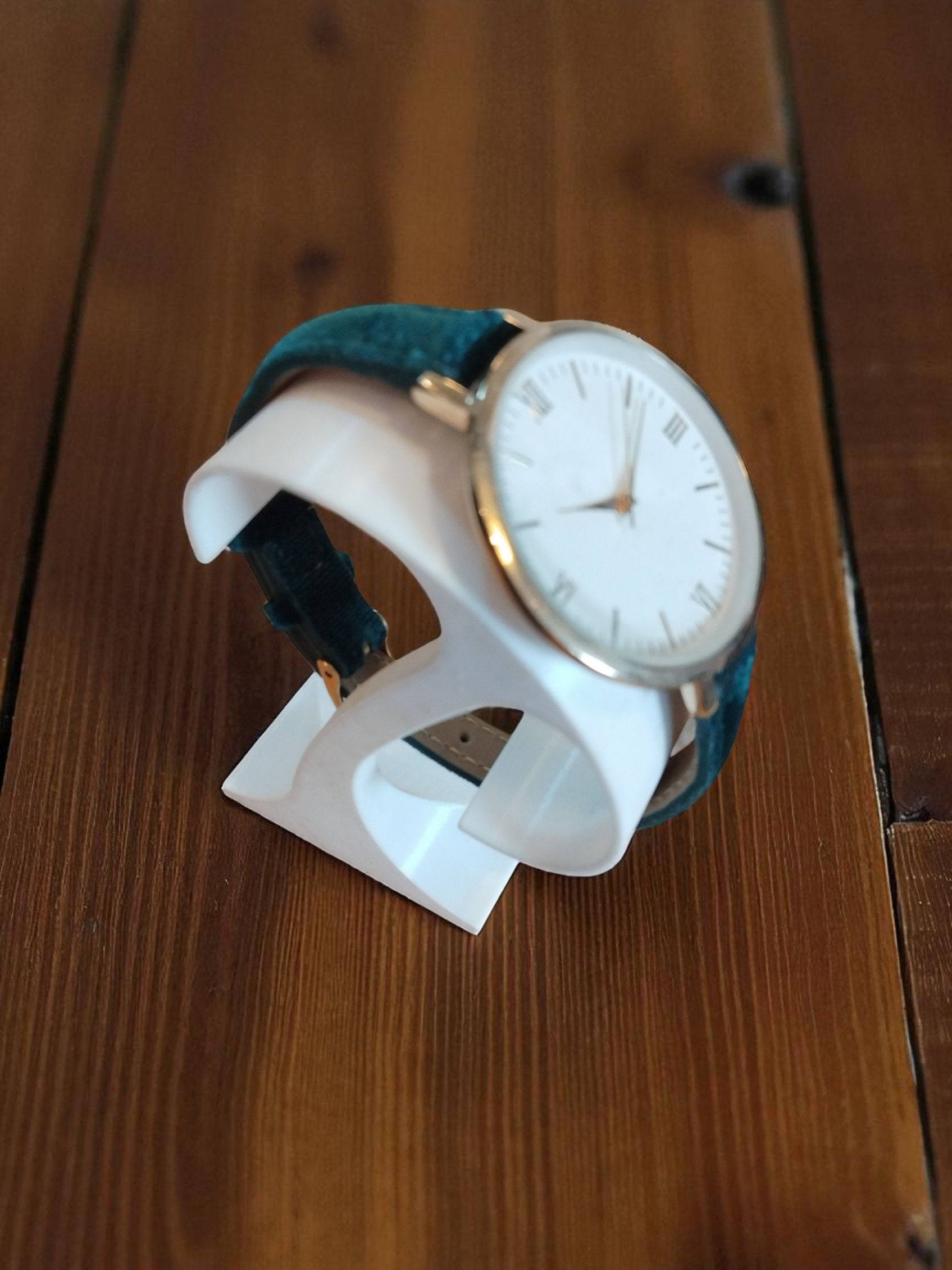 (LW52) Ladies Freedom dark green slim leather strap watch