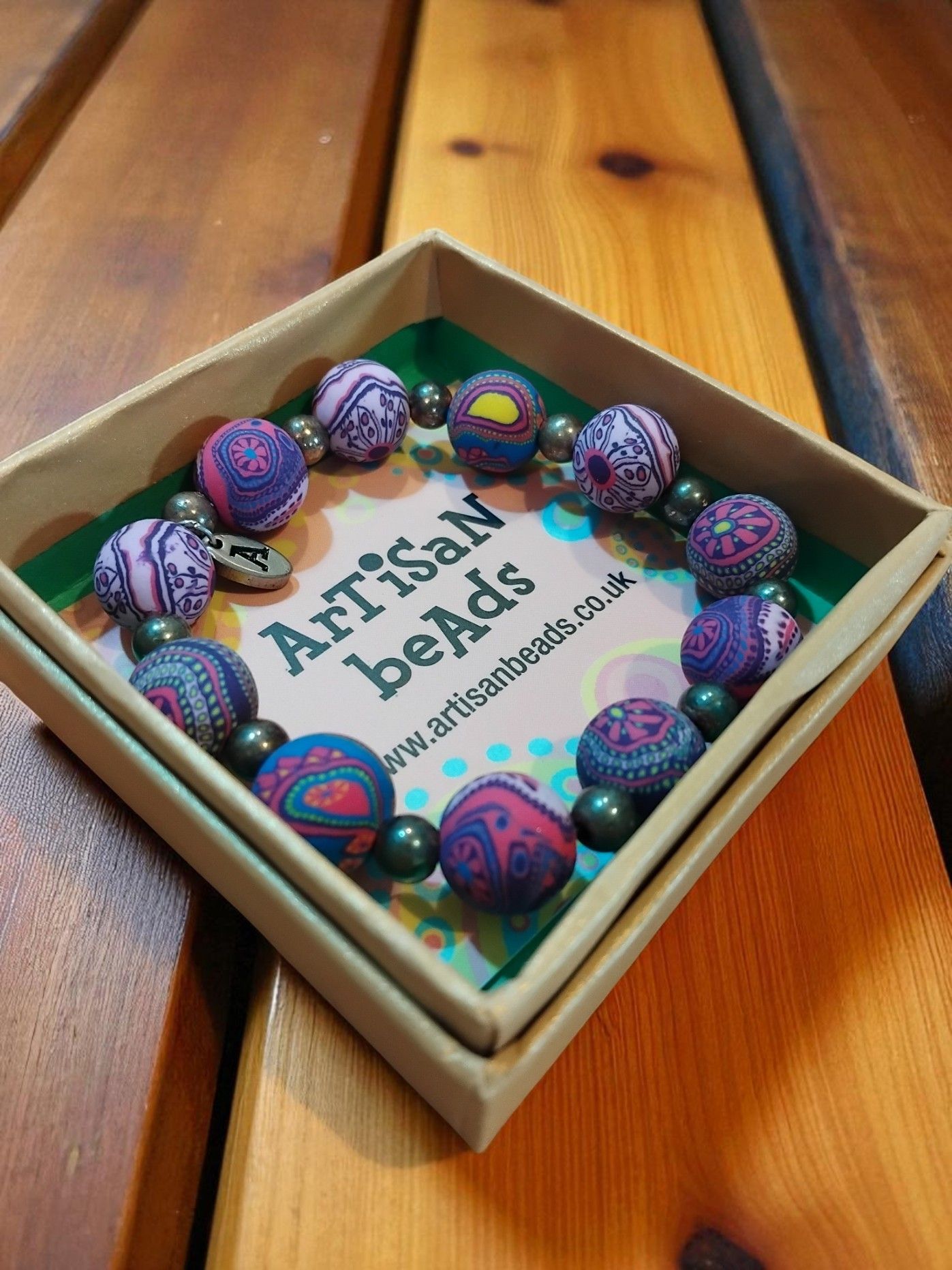 (B12) Artisan Bead adult/teenager boxed bracelet