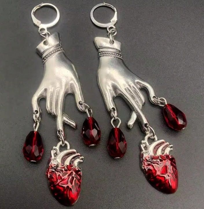 (E61) Ladies / teenagers Goth punk earrings