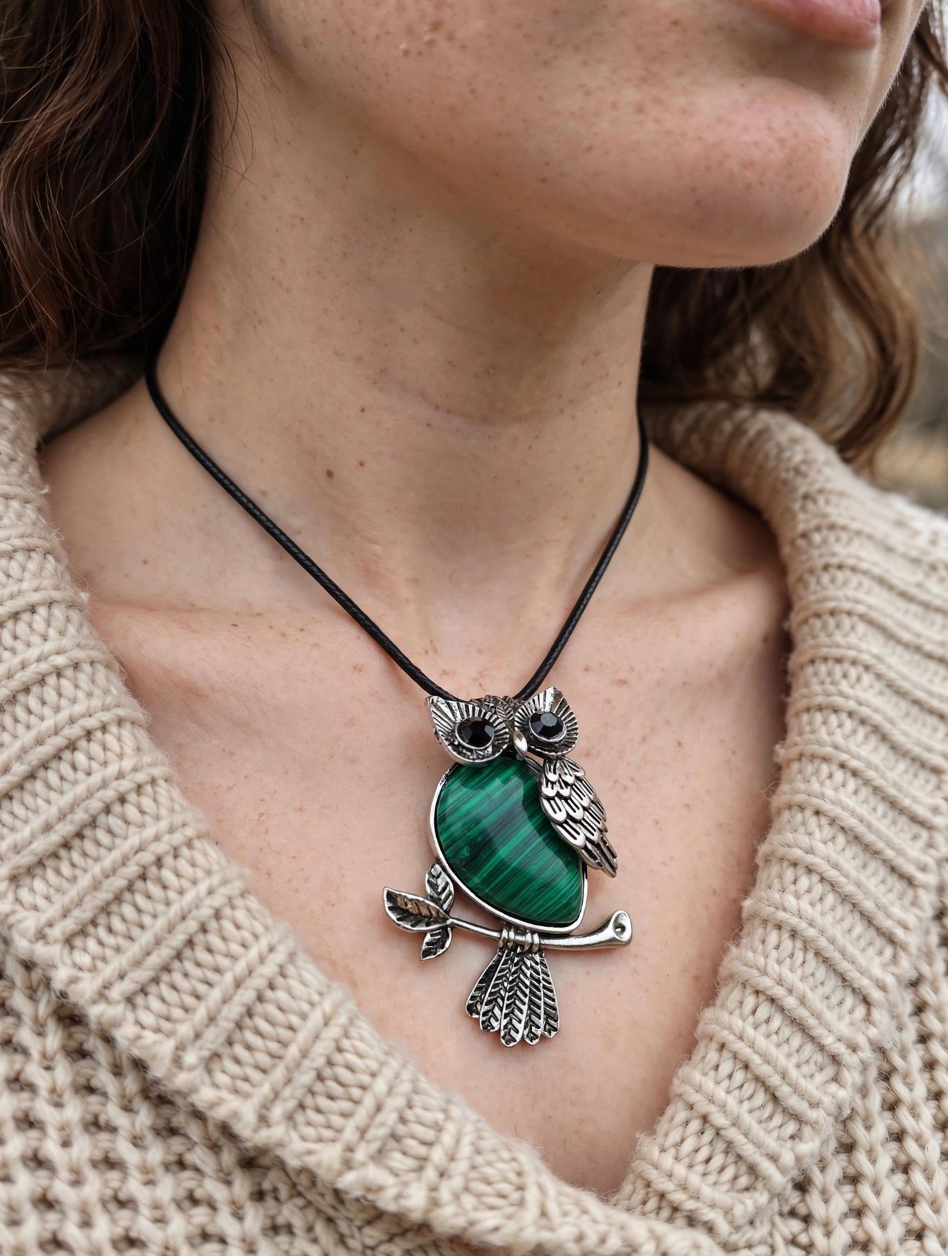 (N4) Owl precious stone pendant necklace