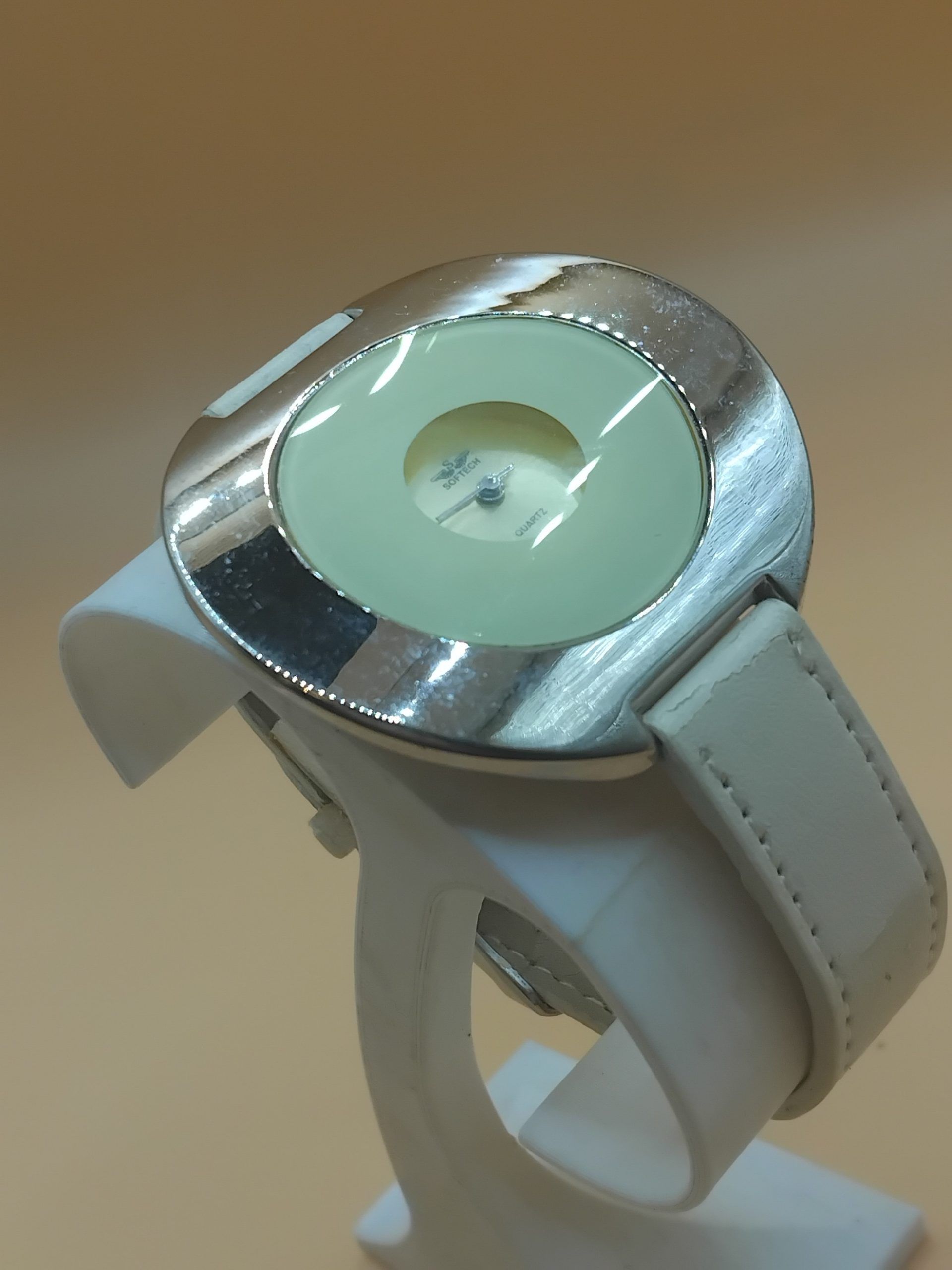 (LW85) Ladies Softech of London Retro 60’s style wristwatch