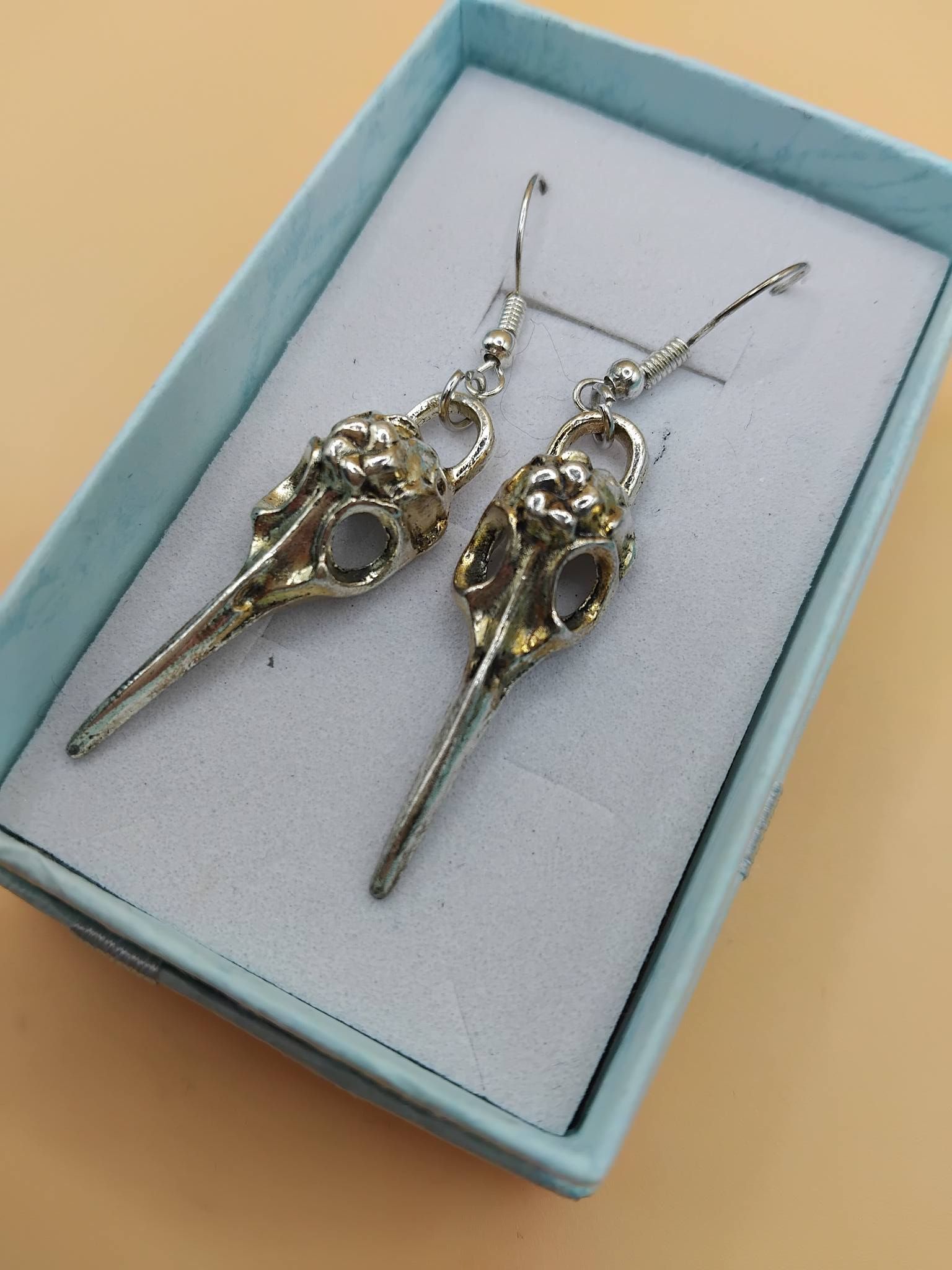 (E22) Pointed skull stainless steel Goth earrings