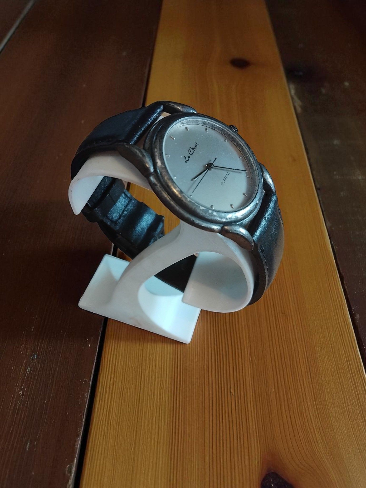 (Lc2) Le Chat ladies / teenagers black leather strap watch