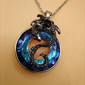 (N1) Wonderful dragon pendant necklace for ladies or teenagers