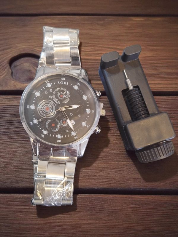 (MW1) Soki branded gents stainless strap watch boxed with strap adjustment tool