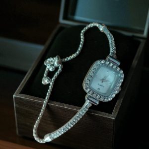(LW12) Ladies teenager drawstring strap watch boxed