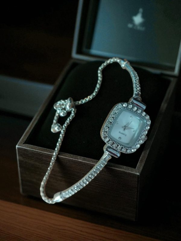 (LW12) Ladies teenager drawstring strap watch boxed