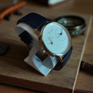 (MW18) Topshop Gents leather strap dual time zone watch