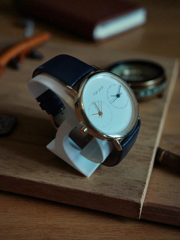 (MW18) Topshop Gents leather strap dual time zone watch