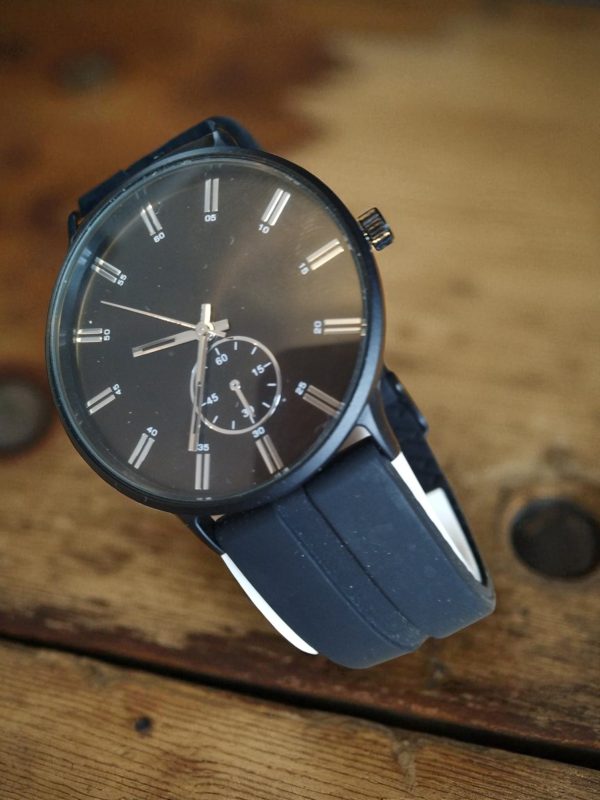 (MW20) Burton ribbed heavy duty black silicone strap watch - Image 3