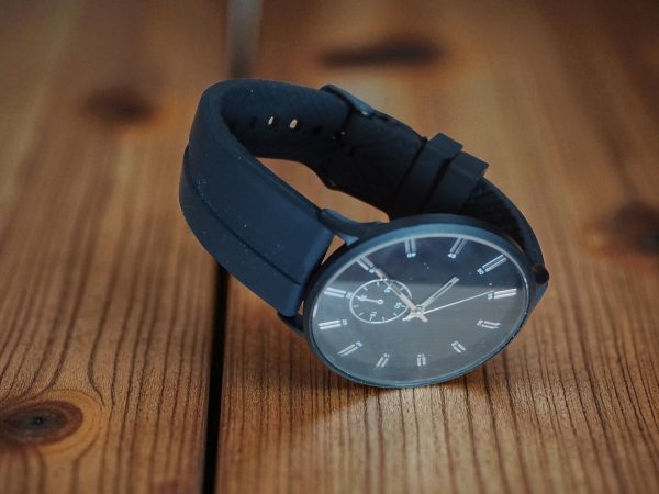 (MW20) Burton ribbed heavy duty black silicone strap watch - Image 4