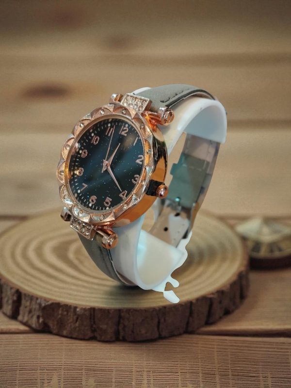 (LW21) Ladies / teenager semi bling leather strap watch