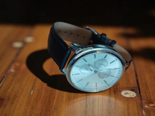 (MW26) Silver faced black leather strap gents / teenagers watch - Image 3