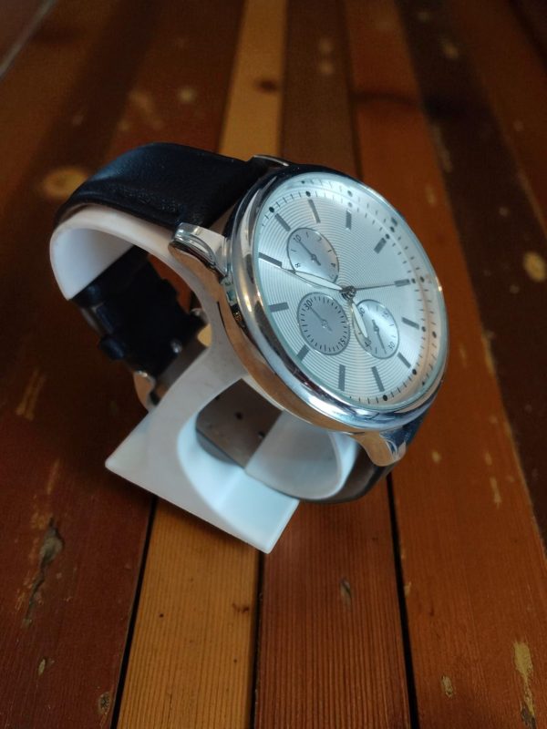 (MW26) Silver faced black leather strap gents / teenagers watch