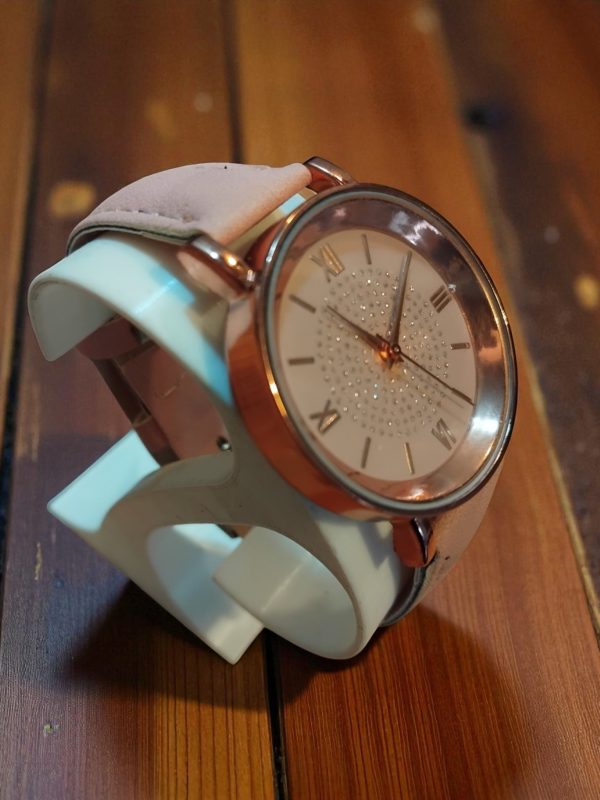 (LW28) Ladies teenager new boxed leather strap watch