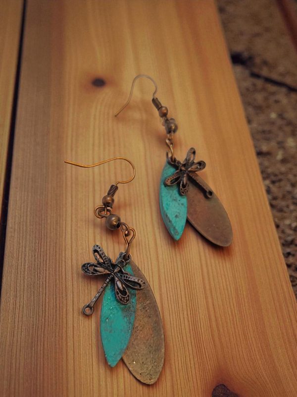(E33) Adult / teen dragonfly boxed earrings - Image 2