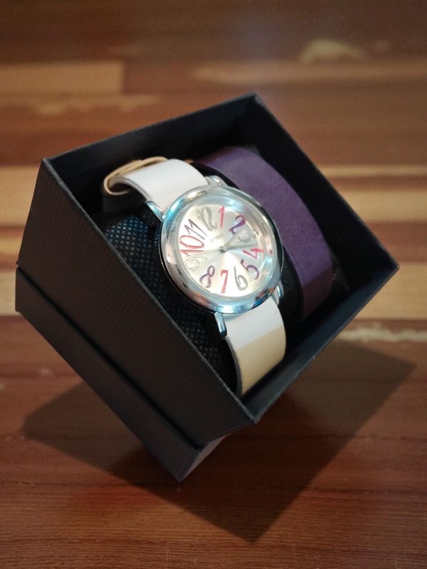 (LW35) Ladies / teenager Spirit dual banded boxed watch