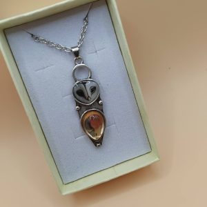 (N40) Retro lovely owl shaped gemstone pendant necklace