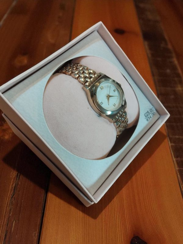(LW45) Defined Ladies stainless steel strapped dress watch - Image 3