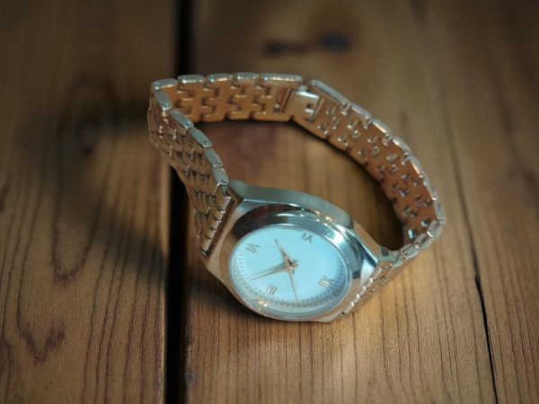 (LW45) Defined Ladies stainless steel strapped dress watch - Image 4