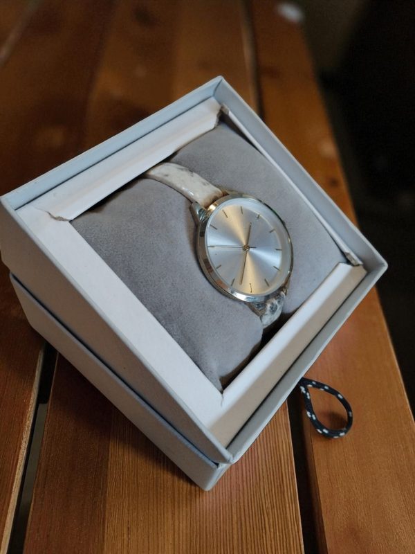 (LW48) Ladies slim leather strap watch from Freedom - Image 3