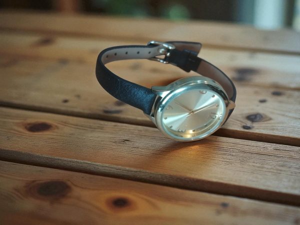 (LW60) Claire's ladies / teenager slim leather strap watch - Image 4