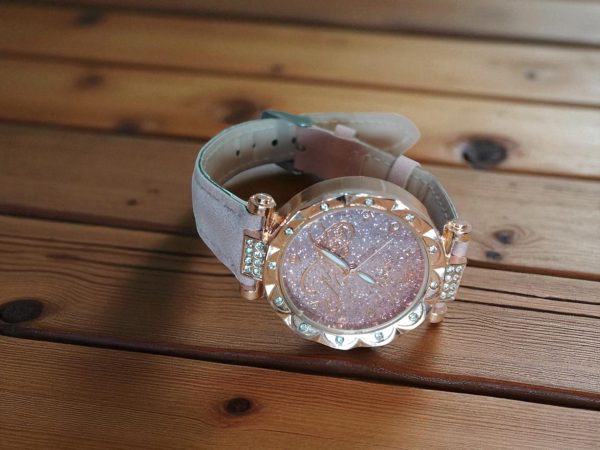 (LW65) Ladies / teenager boxed watch with bracelet - Image 4
