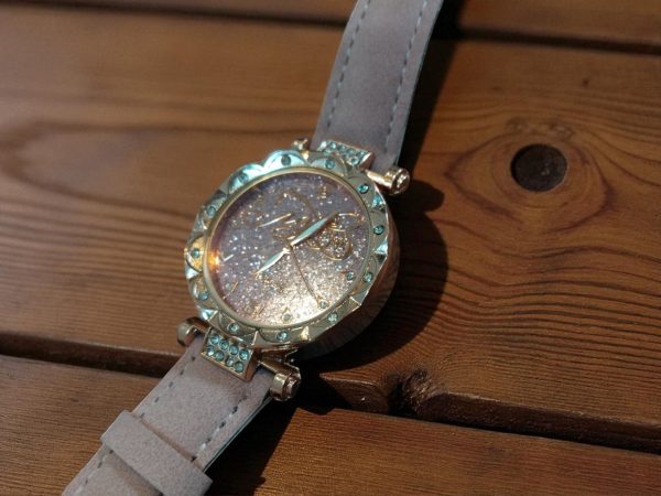 (LW65) Ladies / teenager boxed watch with bracelet - Image 6