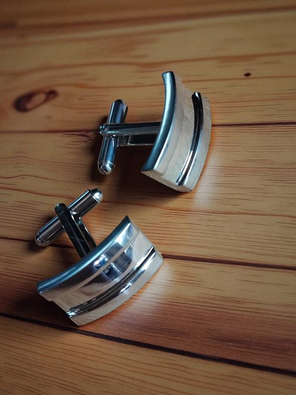 (Cf10) Pair of fun geometrical design 1 quality cufflinks